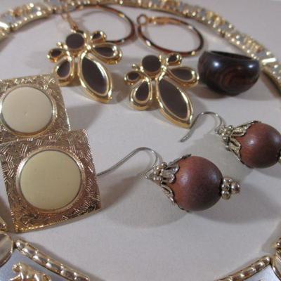 Small Gold Tone Necklace and Earrings and Ring Fashion All Wear 