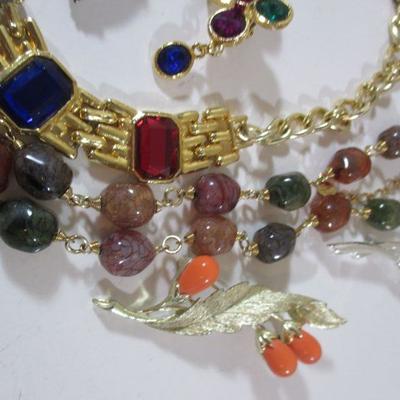 Lot of Vintage Costume Jewelry Signed and Unsigned 