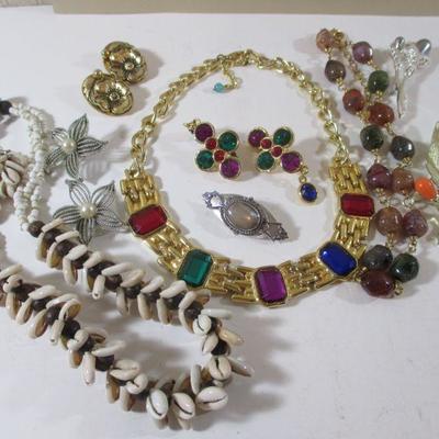 Lot of Vintage Costume Jewelry Signed and Unsigned 