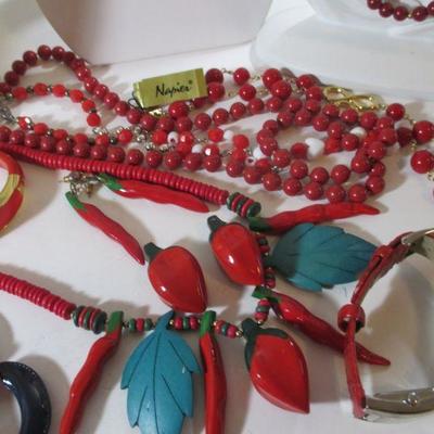 Large vintage to Now Lot of Fashion Costume Jewelry All Wear 
