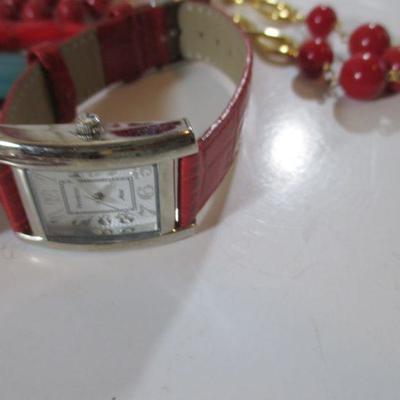 Large vintage to Now Lot of Fashion Costume Jewelry All Wear 