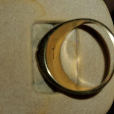 Mens Ring sz 9