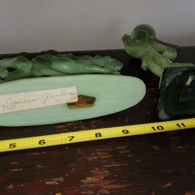 Green horse and Statue 