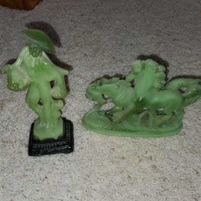 Green horse and Statue 
