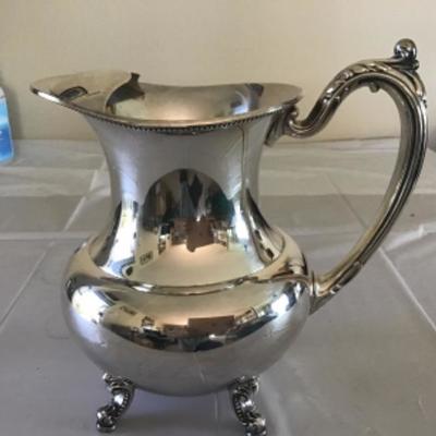 L-128 vintage silver plate water pitcher by Oneida