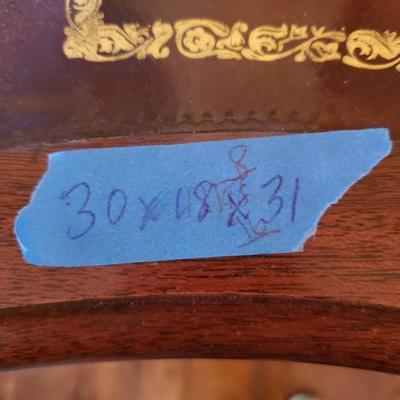 Up Lot 1: Vintage Dresser