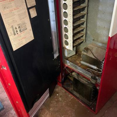 Vendo H63C Coca Cola machine