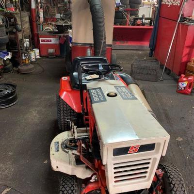 Simplicity Riding mower W/rear trailer leaf catcher