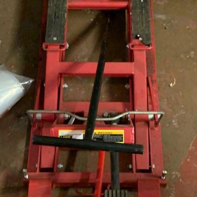 Scissor lift / jack