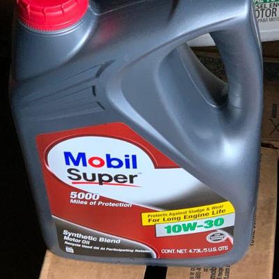 10 (ten) Mobil 5 qt synthetic blend 