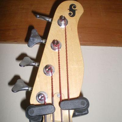 Danny Ferrington Custom Made Fretless Bass Guitar