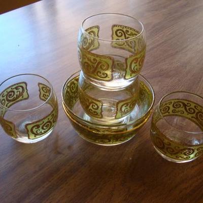 GR 145 - Bowls & Glasses - Avocado Green w/ Gold Relief