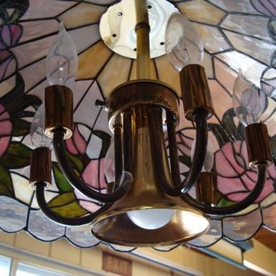 GR 146 - Pretty Stained Glass Hanging Lamp