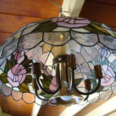 GR 146 - Pretty Stained Glass Hanging Lamp