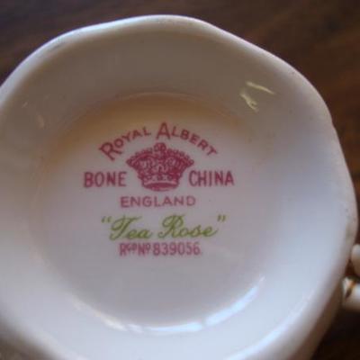 GR 148 - (4) Royal Doulton Teacups 