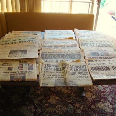 GR 152 - Lot of Old Vintage Newspapers - Major Headlines