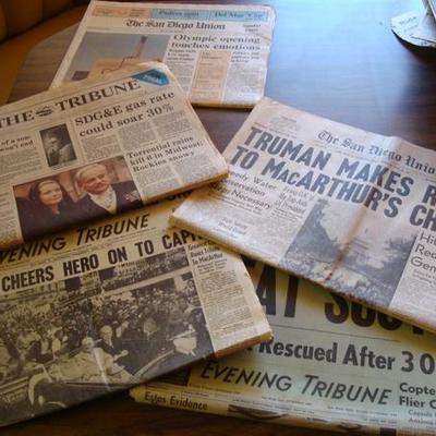 GR 152 - Lot of Old Vintage Newspapers - Major Headlines