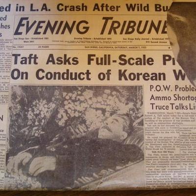 GR 152 - Lot of Old Vintage Newspapers - Major Headlines
