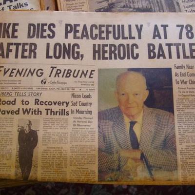GR 153 - Numerous Vintage Newspapers 