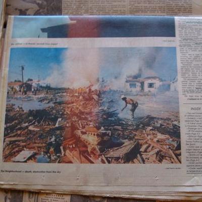 GR 153 - Numerous Vintage Newspapers 