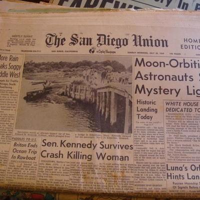 GR 153 - Numerous Vintage Newspapers 