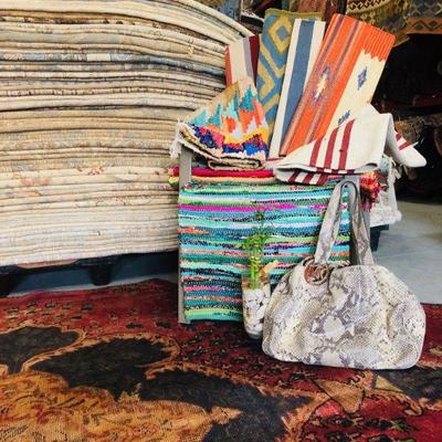 Persian & Pakistani  Rugs Kilims on different sizes and designs,  Made with 100% natural wool and Cotton, vegetable dyed and hand...