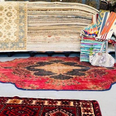 Persian & Pakistani  Rugs Kilims on different sizes and designs,  Made with 100% natural wool and Cotton, vegetable dyed and hand...