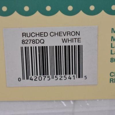 Full/Queen, The Pioneer Woman Ruched Chevron Duvet, White, $40 Retail - New