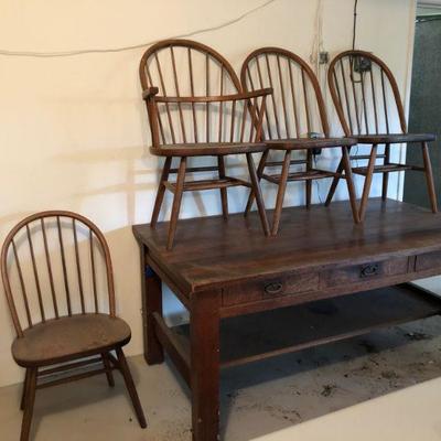 6 Windsor style chairs