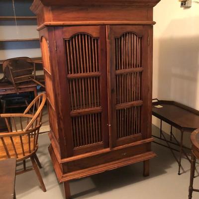 Pie cabinet