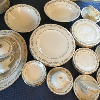Syracuse Melodie China Setting for 6 Made in America