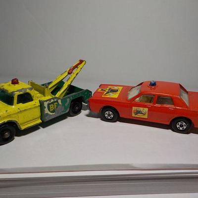 Matchbox BP Dodge Wreck truck 1968 and No. 59 Fire Mercury car.
