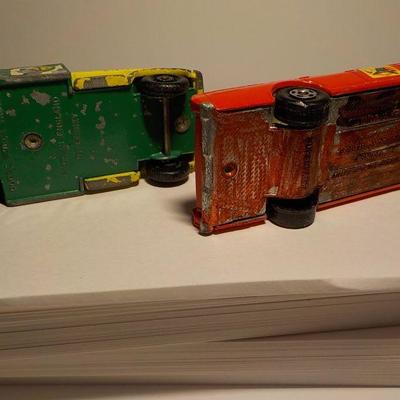 Matchbox BP Dodge Wreck truck 1968 and No. 59 Fire Mercury car.