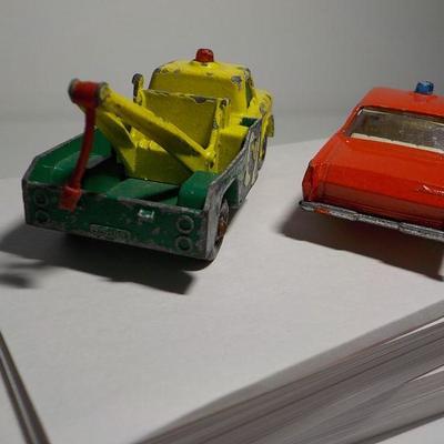 Matchbox BP Dodge Wreck truck 1968 and No. 59 Fire Mercury car.