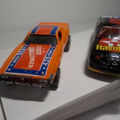 1982 Dixie Challenger 426 and the Havoline Racing #28.