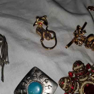 Brooch Lot#1