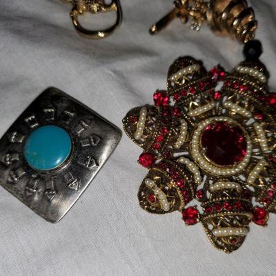Brooch Lot#1