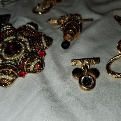 Brooch Lot#1