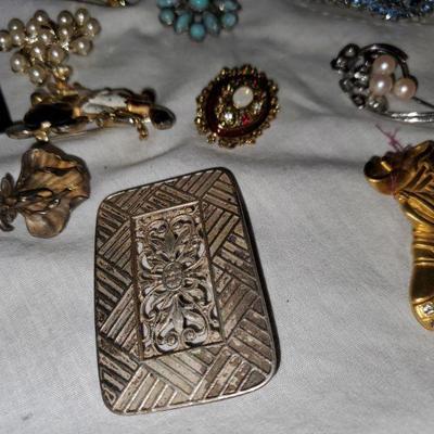 Brooch Lot#3
