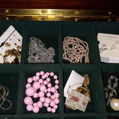 Jewelry Box with Jewelry 