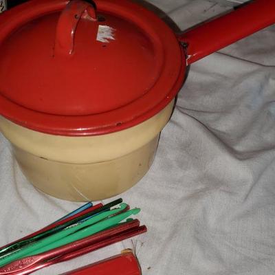 Pan and Crochet hooks