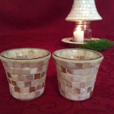 Lot 4 Candle votive holders, candle shade and candle tray