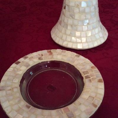 Lot 4 Candle votive holders, candle shade and candle tray