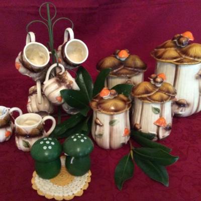 Lot 6 - Homco Mushroom Canisters and Homco Mushroom Mugs