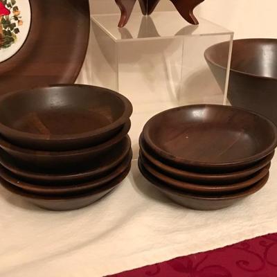Lot 21 Wooden bowls