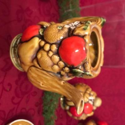 Lot 38 - Inarco Kitchen Pieces 