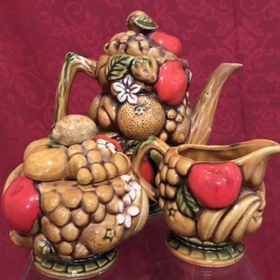 Lot 38 - Inarco Kitchen Pieces 