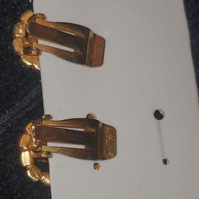 Vintage Green Gokd Tone Clip on earrings 