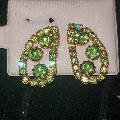 Vintage Green Gokd Tone Clip on earrings 