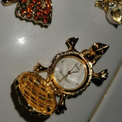 Brooch Lot 2